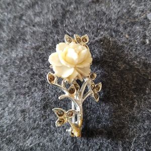 Vintage Craved Cream White Rose Brooch Pin